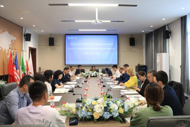 说明: //wsc.spzuoai.net/__local/A/38/E8/18C959EFE2F9324C5B940400D34_14F307E9_16193.jpg